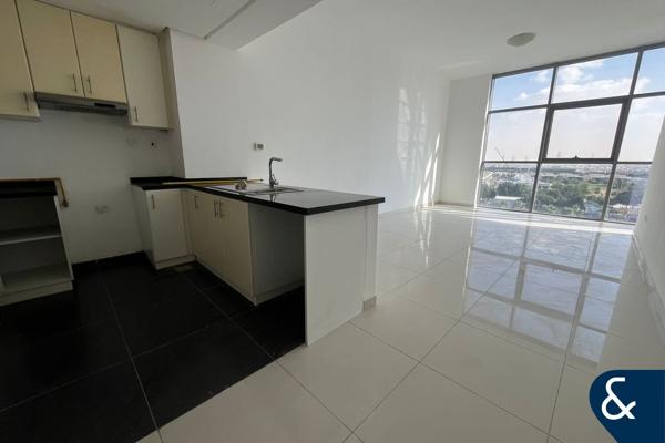 VACANT NOW | 2 B + M | OPEN VIEW | LARGE SIZE